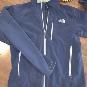 Men’s North face light weight coat lined